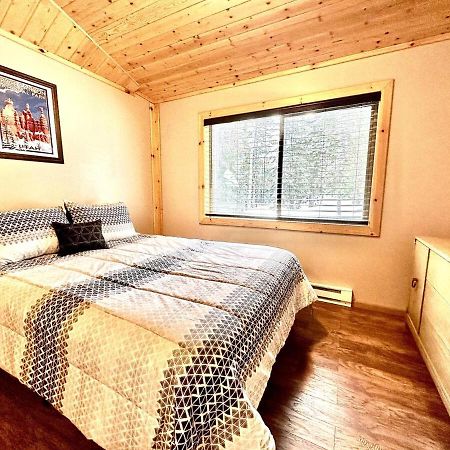 Lovely Log Cabin With Fire Pit! Duck Creek Village Luaran gambar