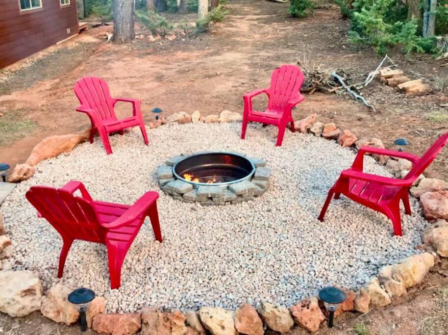 Lovely Log Cabin With Fire Pit! Duck Creek Village Luaran gambar