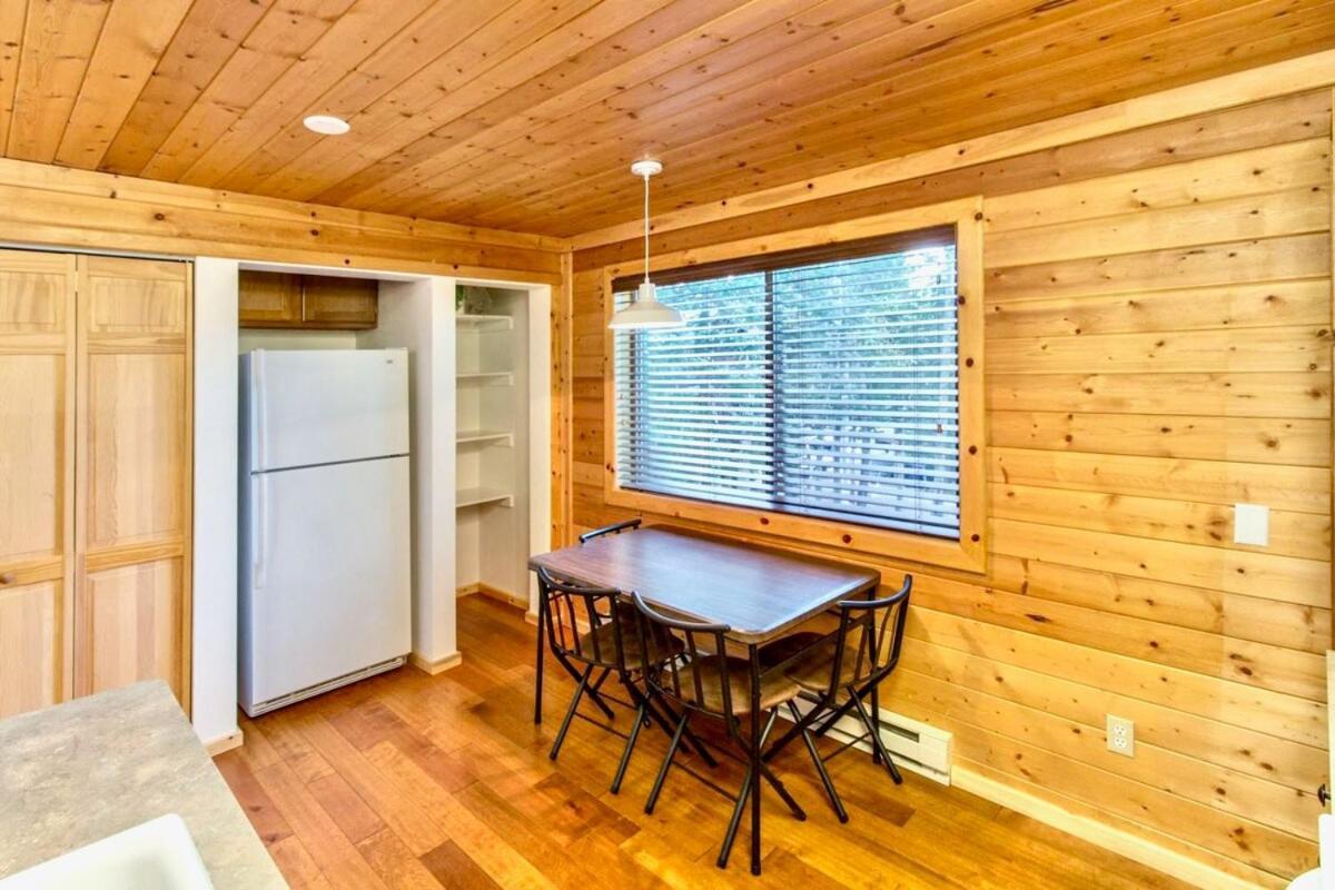 Lovely Log Cabin With Fire Pit! Duck Creek Village Luaran gambar