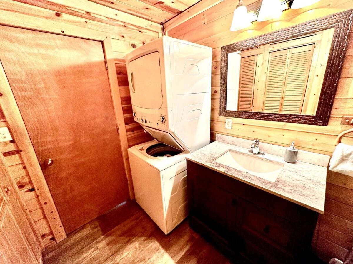 Lovely Log Cabin With Fire Pit! Duck Creek Village Luaran gambar